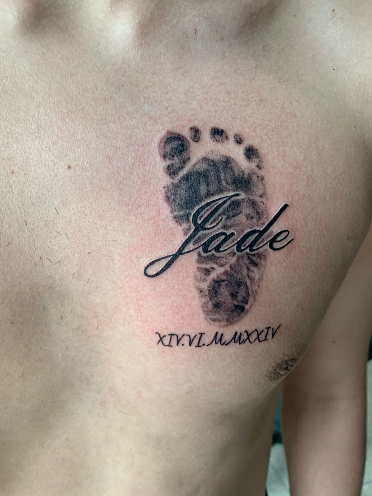 Tatuagem artística feita na FreitasTattoo RJ, estúdio de tatuagem no Rio