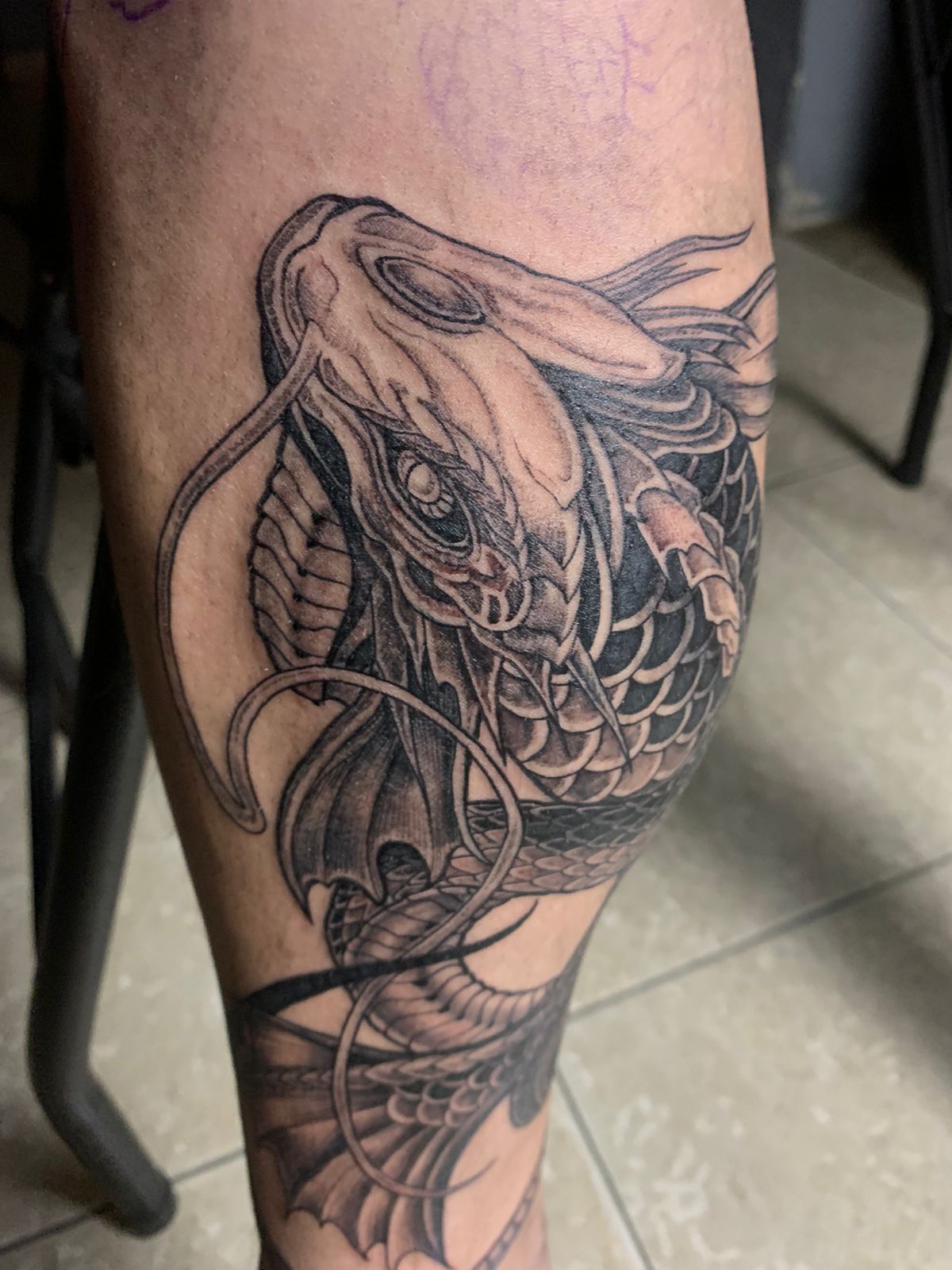 Tatuagem artística feita na FreitasTattoo RJ, estúdio de tatuagem no Rio